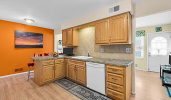 14 Dolan Ave, Aberdeen, NJ 07747