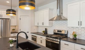 768 Clover Hill Dr, North Liberty, IA 52317