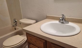 1 Red Lodge Dr 5, Alloway, NJ 07462