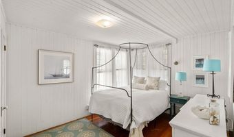 34 Bull St, Newport, RI 02840