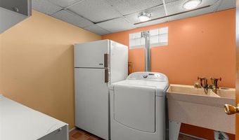 7146 Luana Ave, Allen Park, MI 48101