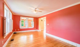 17 Main St, Albion, ME 04910