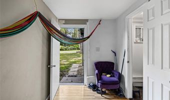 75 Oak St, Amityville, NY 11701