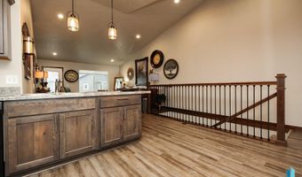 2720 E Sunburst Dr, Brandon, SD 57005