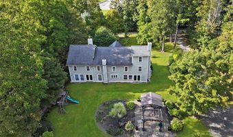10 Stagecoach Ln, Amenia, NY 12501