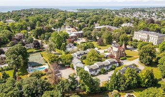 364 Bellevue Ave 5A, Newport, RI 02840