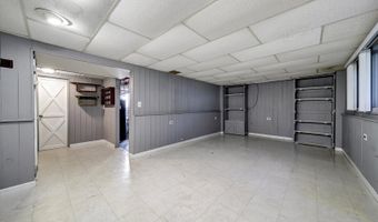 445 S Yale Ave, Addison, IL 60101