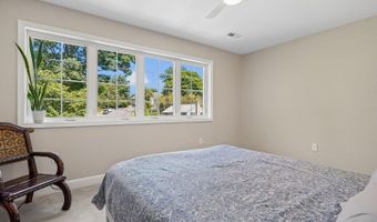 3536 N DICKERSON St, Arlington, VA 22207