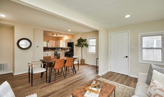 2416 E 38th Ct, Des Moines, IA 50317
