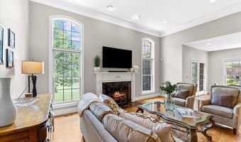 324 Meadowbrook Country Club Est, Ballwin, MO 63011