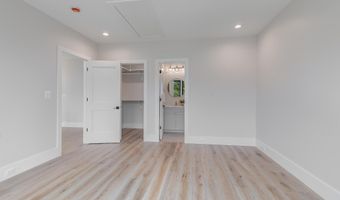 809 N KENMORE St, Arlington, VA 22201