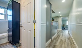 43 Deerfield Dr, Warwick, RI 02886
