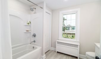 27 Obtuse Rd S, Brookfield, CT 06804