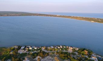 154 Shore Dr E, Amagansett, NY 11930