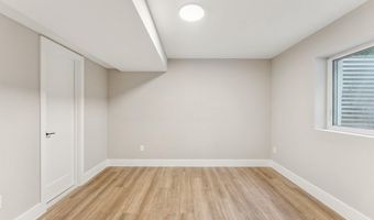 2308 CREEK Dr, Alexandria, VA 22308