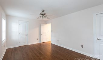 4601 Crooked Oak Ln, Charlotte, NC 28226