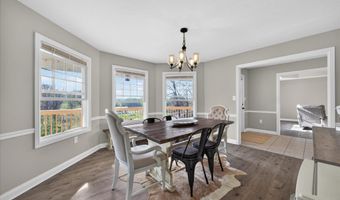 692 N Parker Ln, Bloomfield, IN 47424