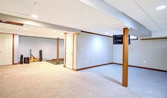 121 Jenckes Hill Rd, Lincoln, RI 02865