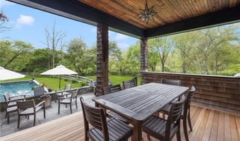 56 Summerfield Ln, Middletown, RI 02842