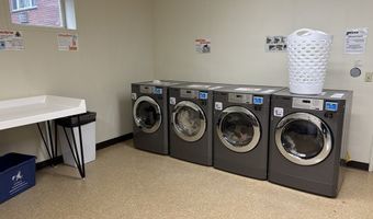 304 Regency Park Dr 304, Agawam, MA 01001