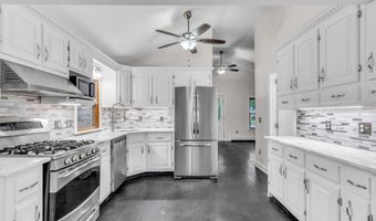 19 CENTER St, Barnegat, NJ 08005