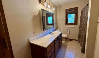 146 Washington Ave, Alden, MN 56009