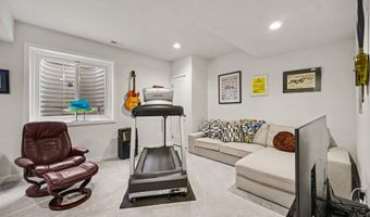 2872 Hardwick Rd, Ann Arbor, MI 48105