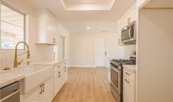 21211 VALENCIA St, Apple Valley, CA 92308