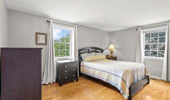 6 Gumpas Hill Rd, Pelham, NH 03076