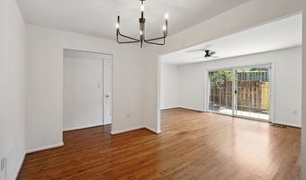 838 COLLEGE Pkwy 11-838, Rockville, MD 20850
