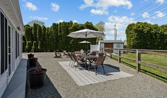 56 Pasture Farm Dr, Middletown, RI 02842
