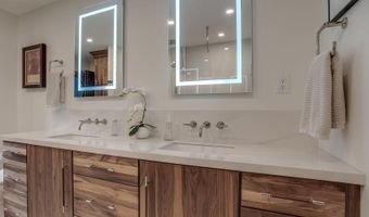 6 Williamsburg Ln, Bedford, NH 03110