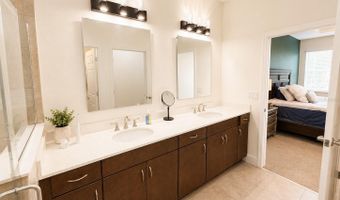 6118 VOYAGERS Pl, Apollo Beach, FL 33572