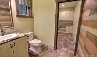 1286 Shore Dr, Cascade, ID 83611