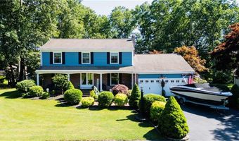 8 Winterberry Dr, Coventry, RI 02816