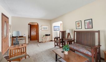 2755 Springfield Lake Dr, Akron, OH 44312