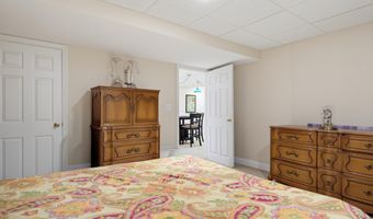 4 Hampshire Hills Dr, Bow, NH 03304