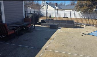 496 Apple Valley Dr, Belford, NJ 07718