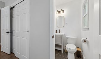 130 Deramo Pl, Bridgeport, CT 06606