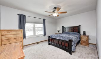 555 Hyannis Dr, Avon, IN 46123