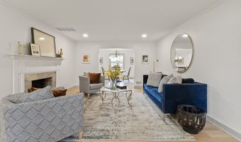 8246 Windcombe Blvd, Indianapolis, IN 46240