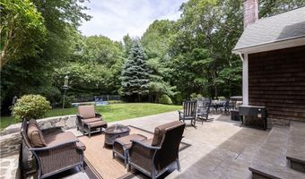 258 Woodridge Dr, North Kingstown, RI 02874