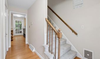 21 Nathaniel Dr, Amherst, NH 03031