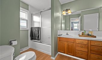 435 Berry Ridge Dr, Amherst, OH 44001
