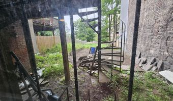 15 Ten Broeck St Garden, Albany, NY 12210