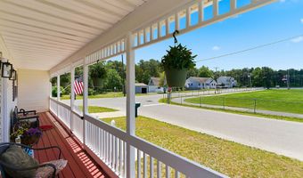 16 Cherry St, Beachwood, NJ 08722