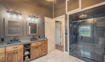917 McDonald Dr, Amsterdam, NY 12070
