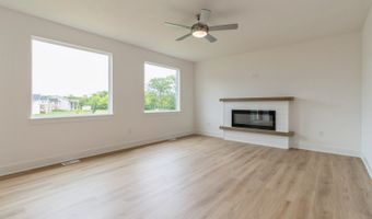 143 10th Ave NE, Altoona, IA 50009