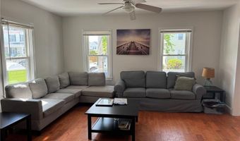 20 Narragansett Ave, Newport, RI 02840