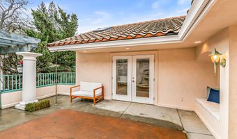 517 Lakota Way, Ashland, OR 97520